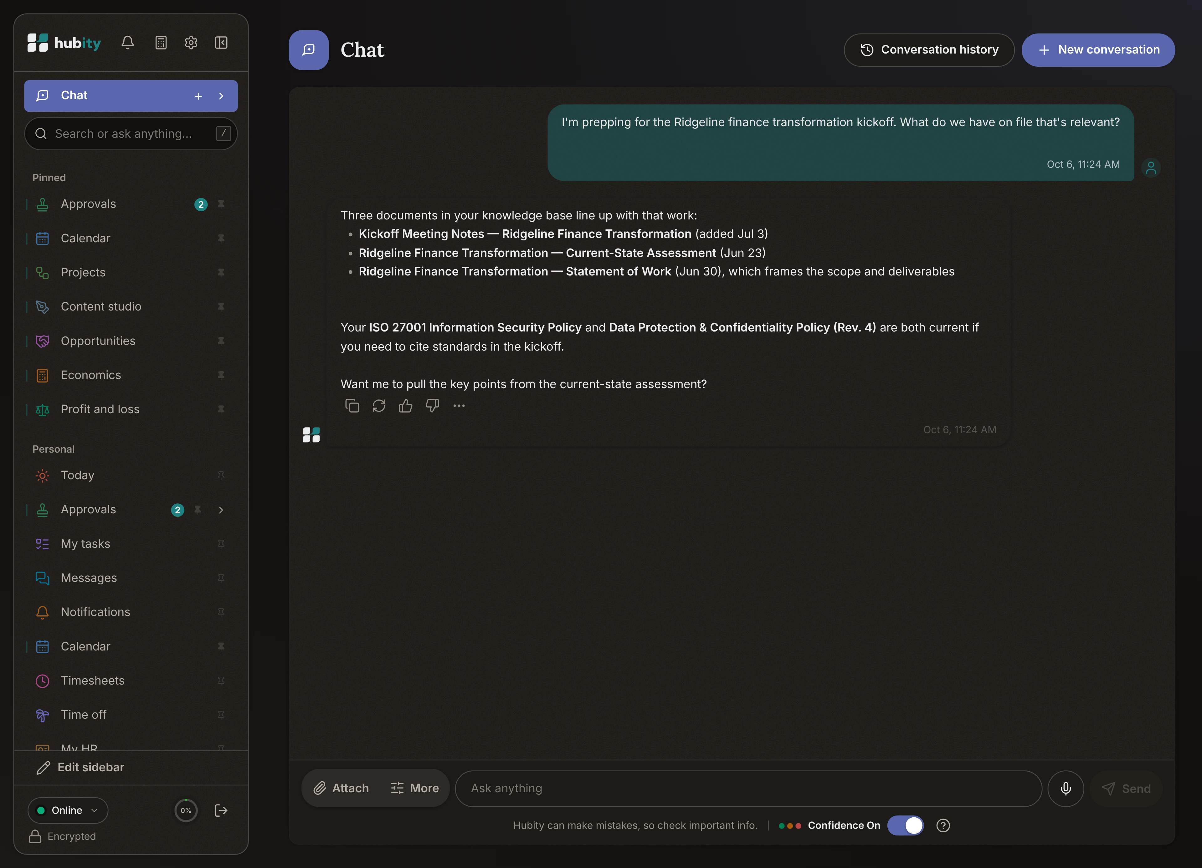 Une conversation en mode sombre où Hubity répond à une question et liste les documents de l'entreprise qu'il a utilisés.